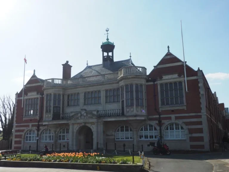 Labour takes control of Barnet Council after tied election
