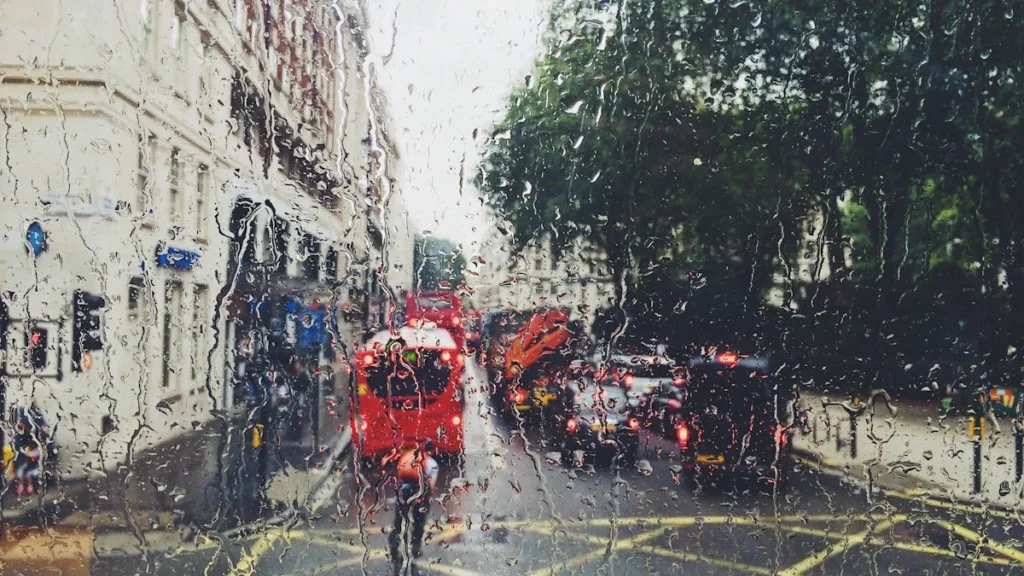 Met Office amber warning before Monday morning: what counts