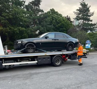 Wolverhampton families urged to check prom car licences
